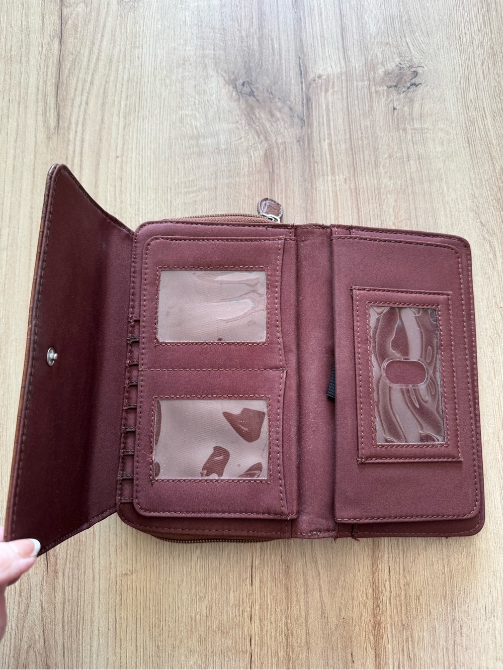 Croc-Embossed Brown Women's Wallet - Picture 6 of 13